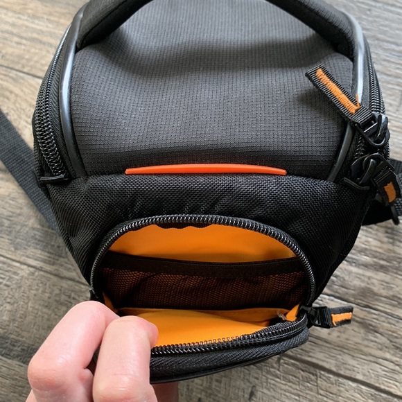 Case Logic Camera Bag - Picture 3 of 11